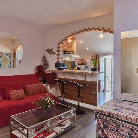 Pratique Et Confortable * Ajaccio (Corsica)